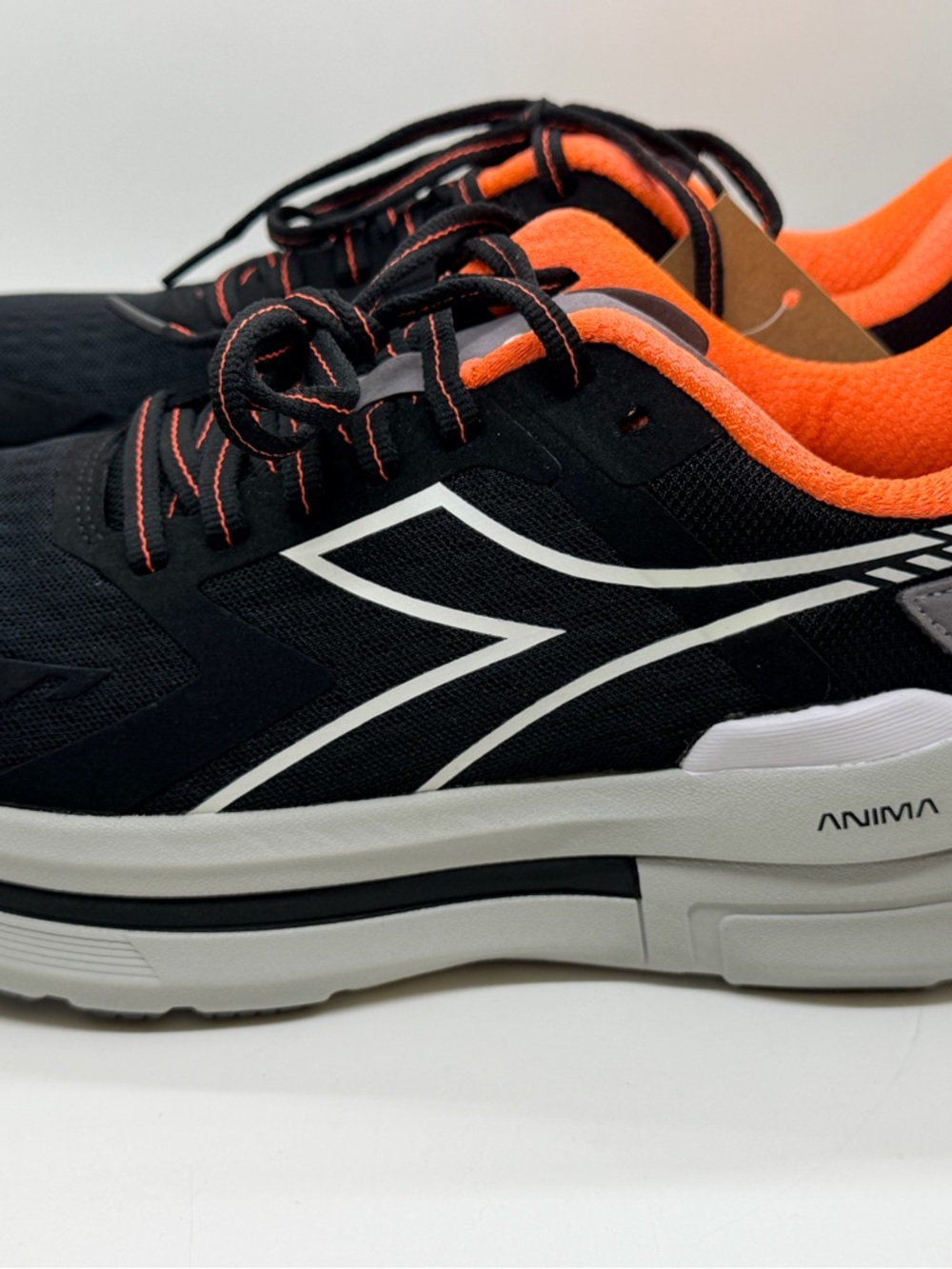 NWT Diadora Women’s Cellula W in Black/Silver Size 8.5